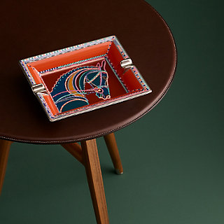 エルメス HERMES 灰皿 アンテロープ デザイン 灰皿 《ローブ・デュ・ソワール》 | Hermès - エルメス-公式サイト